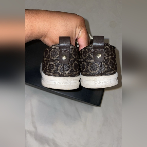 Preloved Calvin Klein monogram sneakers - Picture 4 of 5